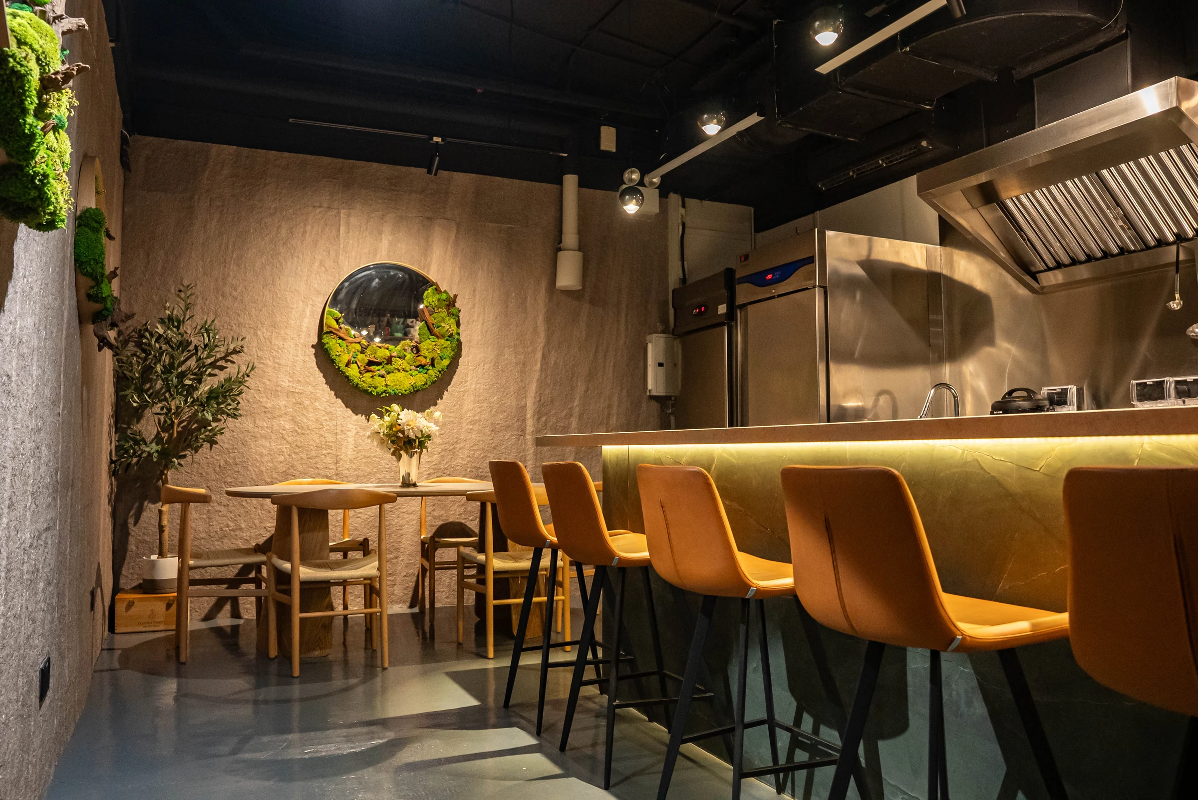 Cavemen Social — Dining Counter