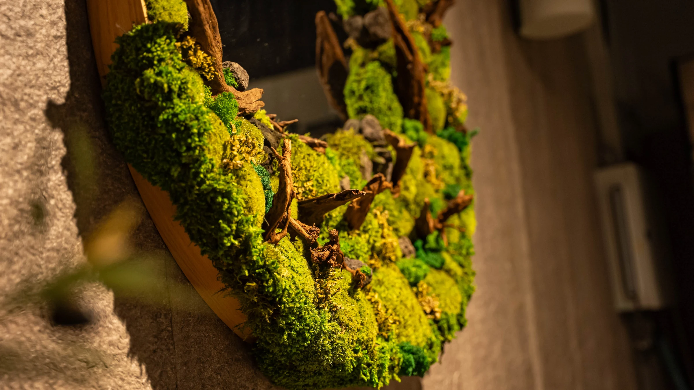 Cavemen Social — Moss Art Detail
